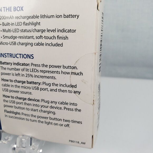 5200MAh Portable Battery Bank with Flashlight, Phone and Tablet Charger - Picture 5 of 7